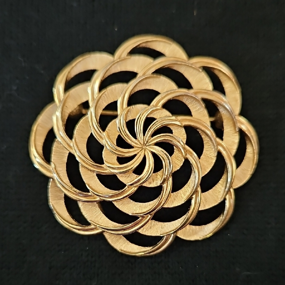 Vintage Crown Trifari Flower Brooch